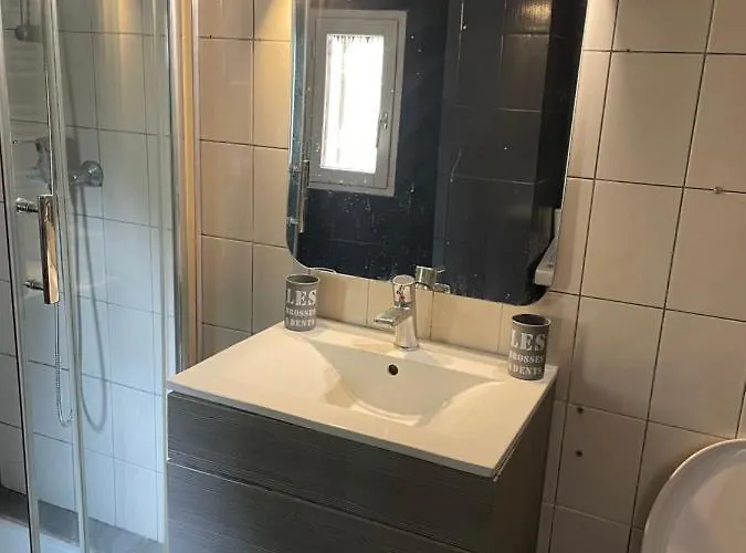 Semesterbostad La Bassurelle *